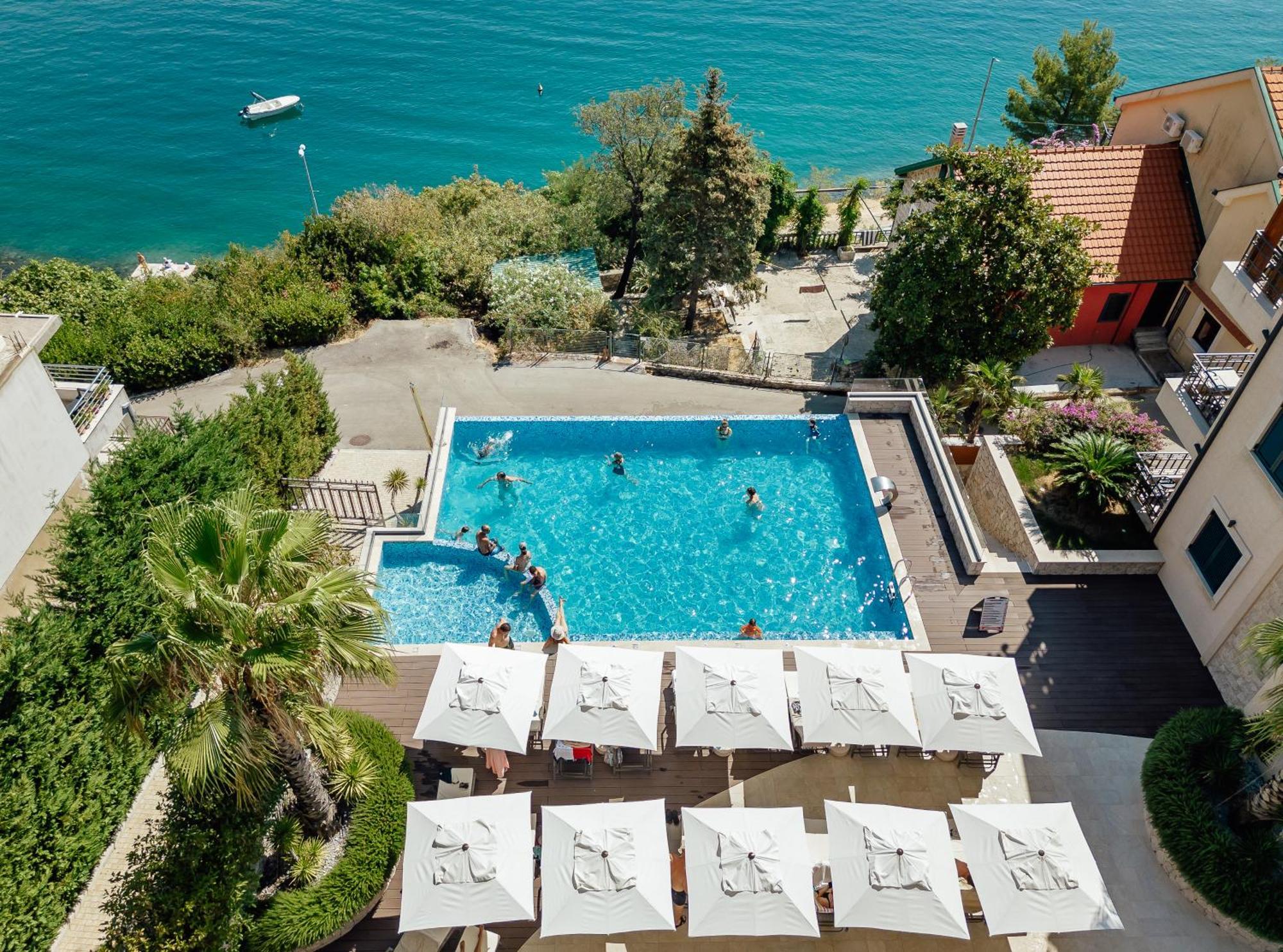 Bellezza Resort & Spa Котор Екстериор снимка