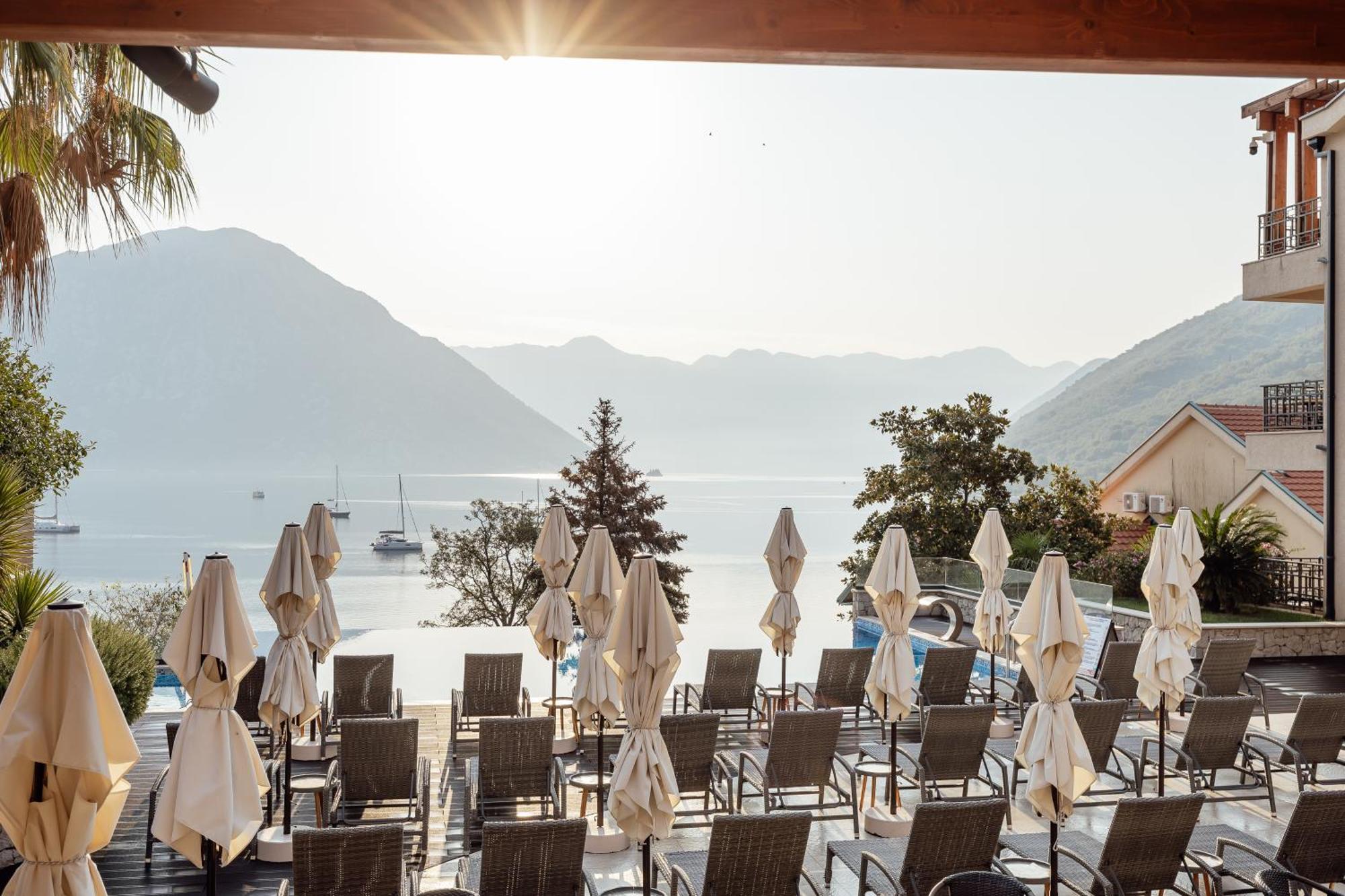 Bellezza Resort & Spa Котор Екстериор снимка