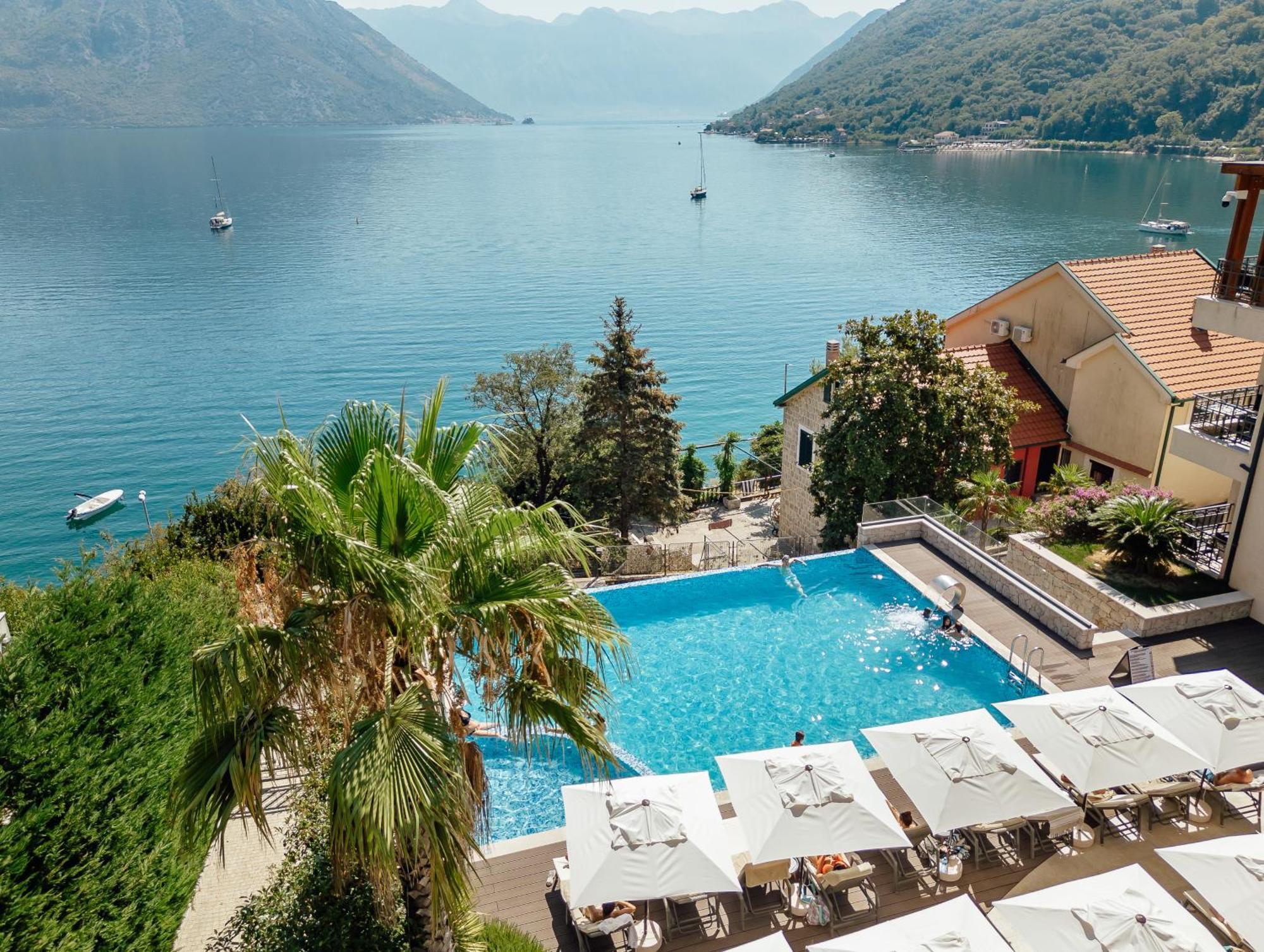 Bellezza Resort & Spa Котор Екстериор снимка