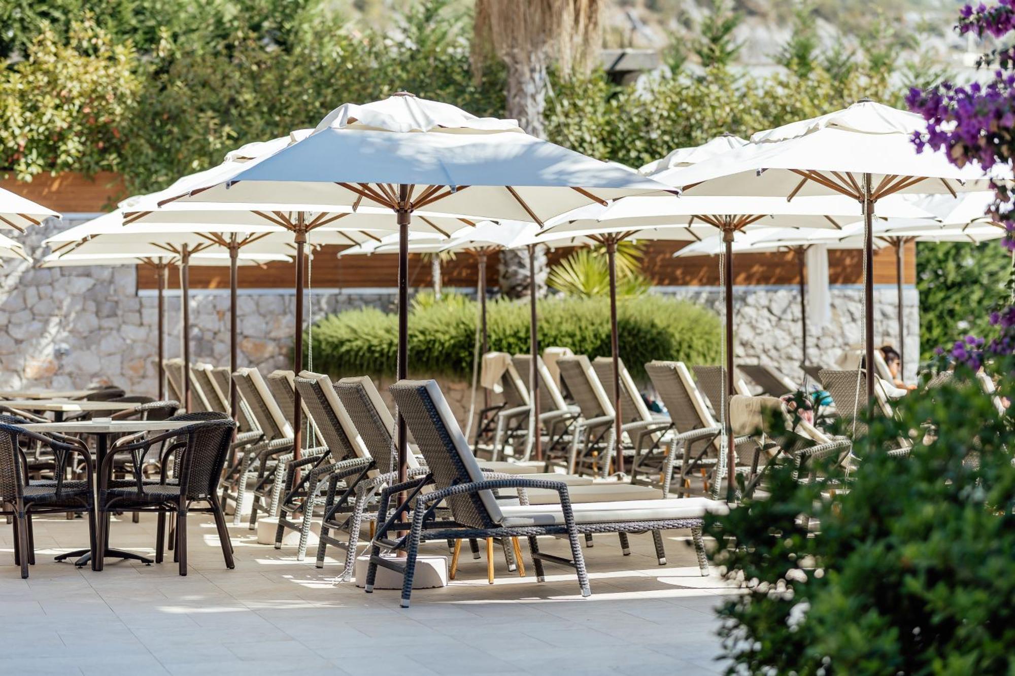 Bellezza Resort & Spa Котор Екстериор снимка