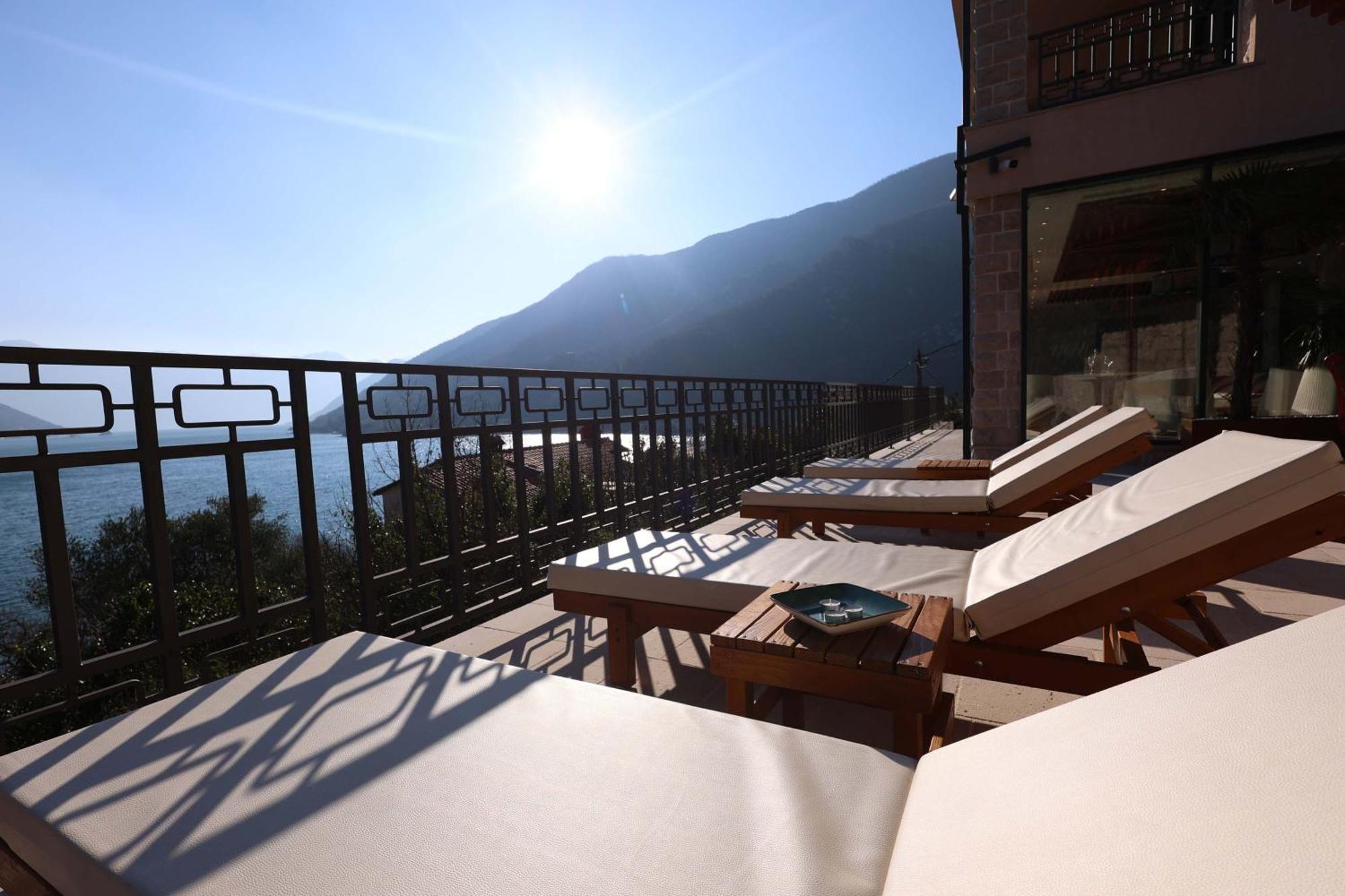Bellezza Resort & Spa Котор Екстериор снимка
